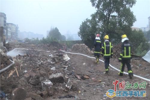 安源一天然气管道施工被挖断引泄漏消防快速排险情-安源管道实业有限公司