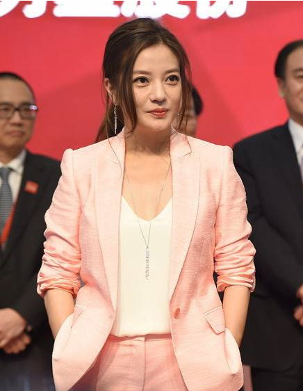 “小燕子”赵薇厉害了！花30亿买A股公司-2015年10月赵微股票亏多少
