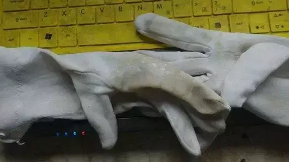 “脏手套”民营铁塔进入官方协调机构，到底让谁尴尬了？-民营铁塔公司有哪些