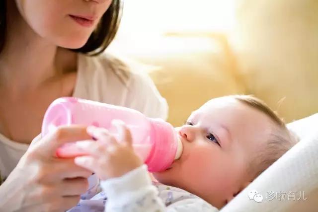婴儿吃两个小时奶可以吗，一直都在吃会不会太多啊？