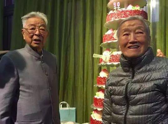 褚时健：90岁交权独子，从“烟王”到“橙王”，功成身退-褚时健多少岁种橙