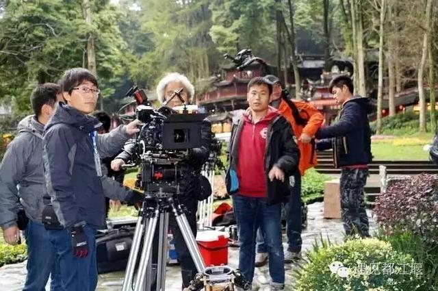 小城大爱主题曲，omg创纪录片（说是美女如云也毫不为过）