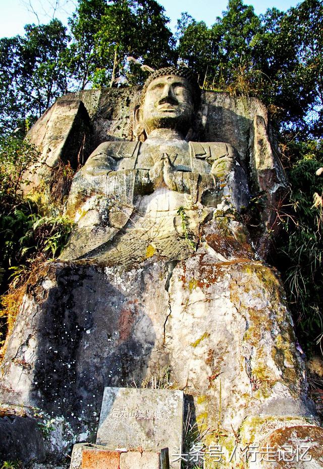 四川发现深山大佛，当地回应：近代雕塑作品