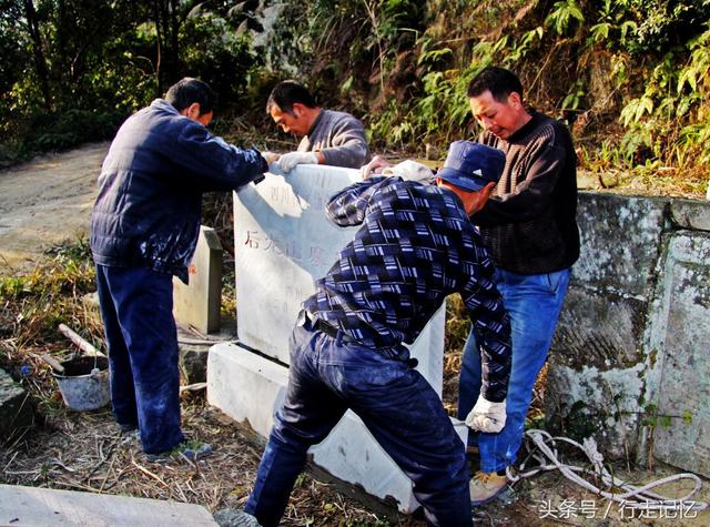四川发现深山大佛，当地回应：近代雕塑作品