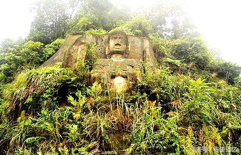四川发现深山大佛，当地回应：近代雕塑作品