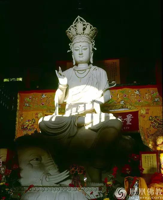 十大常见佛菩萨，非常适合春节期间去祈祷祈福