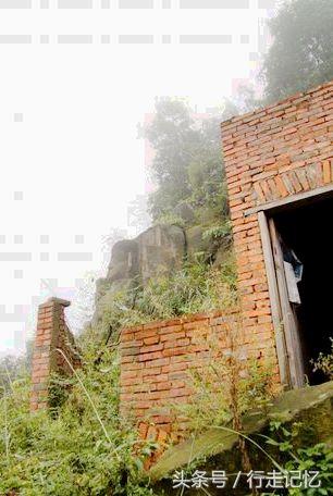 四川发现深山大佛，当地回应：近代雕塑作品