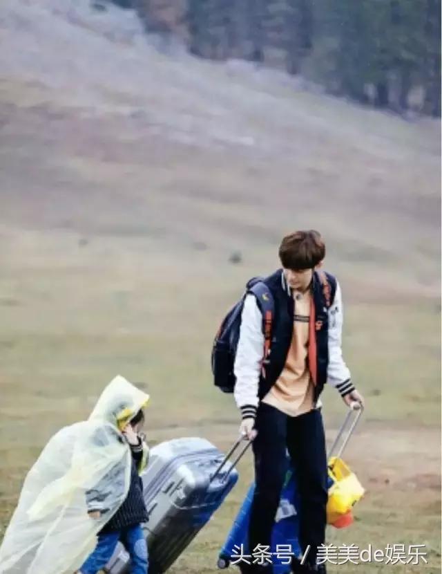 阿拉蕾的凄惨身世，董力和阿拉蕾私下聚会（被爸爸败光所有财产）