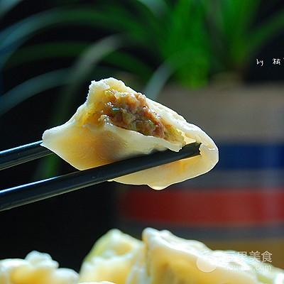 羊肉放什么菜包饺子好吃，羊肉饺子馅配什么蔬菜（教你3种不同搭配）