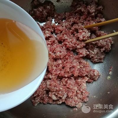 羊肉放什么菜包饺子好吃，羊肉饺子馅配什么蔬菜（教你3种不同搭配）