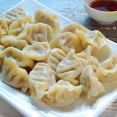 羊肉放什么菜包饺子好吃，羊肉饺子馅配什么蔬菜（教你3种不同搭配）