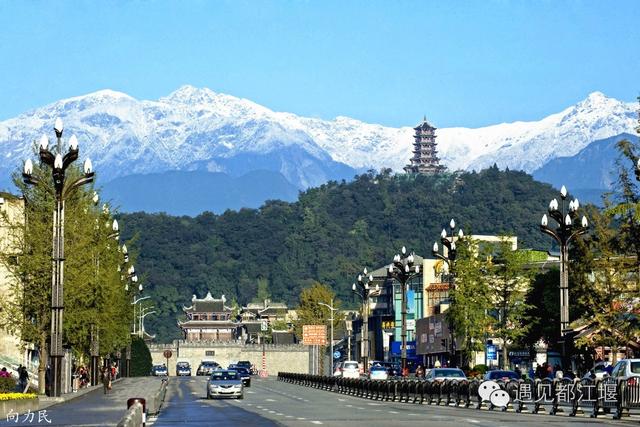 小城大爱主题曲，omg创纪录片（说是美女如云也毫不为过）