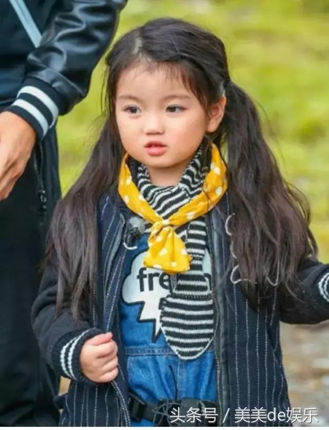 阿拉蕾的凄惨身世，董力和阿拉蕾私下聚会（被爸爸败光所有财产）