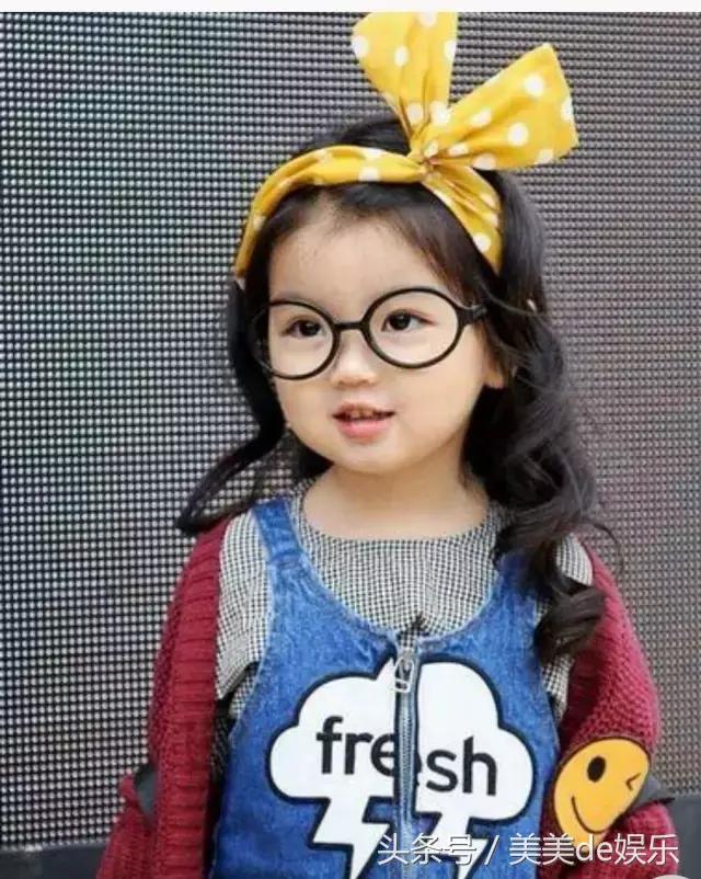 阿拉蕾的凄惨身世，董力和阿拉蕾私下聚会（被爸爸败光所有财产）