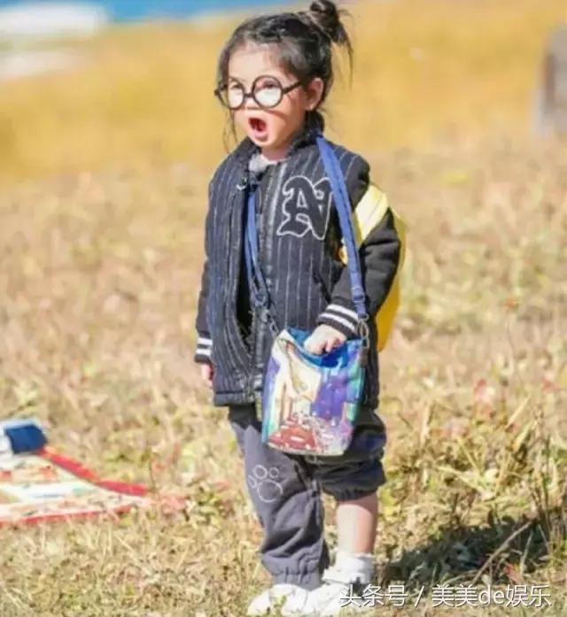 阿拉蕾的凄惨身世，董力和阿拉蕾私下聚会（被爸爸败光所有财产）