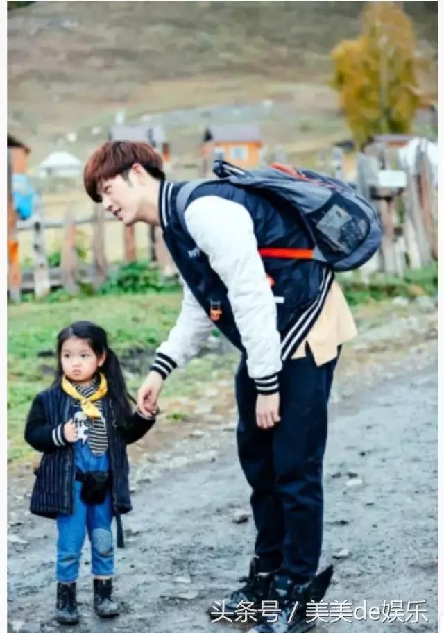 阿拉蕾的凄惨身世，董力和阿拉蕾私下聚会（被爸爸败光所有财产）