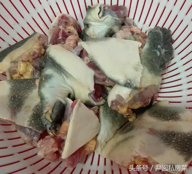 甲鱼的家常做法，甲鱼的家常做法 炖甲鱼（甲鱼这样做比烧汤更美味）