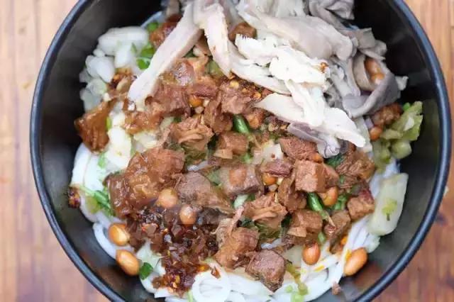 贵阳36元一碗牛肉粉，这些被吃货的挤爆门槛的牛肉粉馆