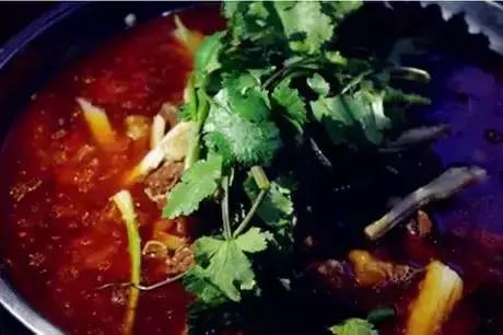 贵阳36元一碗牛肉粉，这些被吃货的挤爆门槛的牛肉粉馆