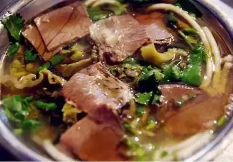 贵阳36元一碗牛肉粉，这些被吃货的挤爆门槛的牛肉粉馆