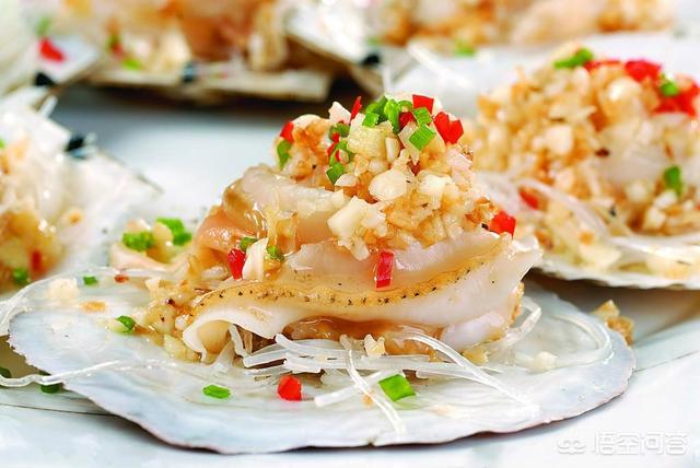 扇贝肉的内脏怎么处理，扇贝肉的正确清理（扇贝肉的做法及扇贝处理的方法）