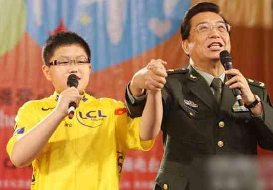 李天一事件是个人炒作吗，李天一提前6年出狱？监狱辟谣