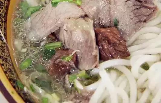 贵阳36元一碗牛肉粉，这些被吃货的挤爆门槛的牛肉粉馆