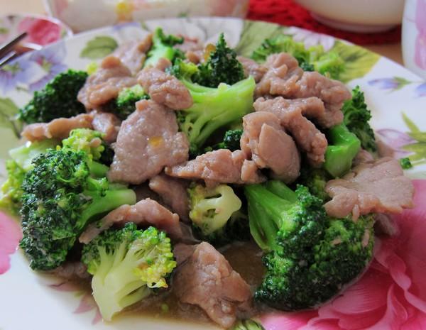 西兰花炒牛肉做法大全，和牛肉简单一炒