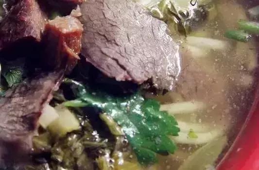 贵阳36元一碗牛肉粉，这些被吃货的挤爆门槛的牛肉粉馆