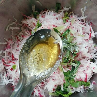 凉拌萝卜丝的做法，凉拌萝卜片爽脆好吃