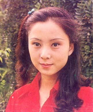 王菲和莫文蔚哪个好，揭女星为爱做傻事