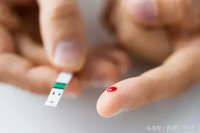 糖尿病并发尿蛋白(糖尿病人出现尿蛋白怎么办)