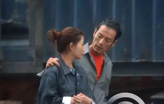 黑社会老大的女人，殷桃霸气（全球最牛4位黑帮女老大）