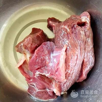 羊肉水饺配什么菜好吃，羊肉配什么菜最佳（羊肉饺子馅怎么调）