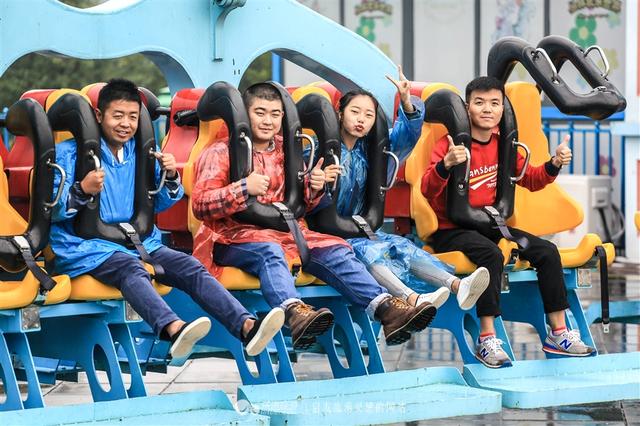 抚顺热高室内水上乐园，雨中畅游抚顺热高乐园