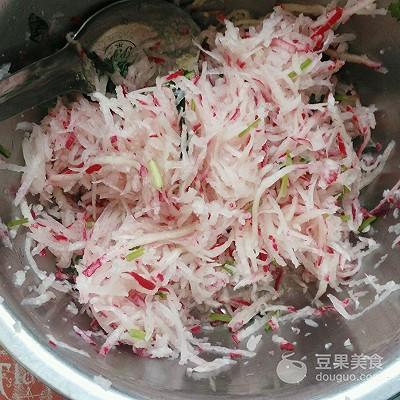 凉拌萝卜丝的做法，凉拌萝卜片爽脆好吃