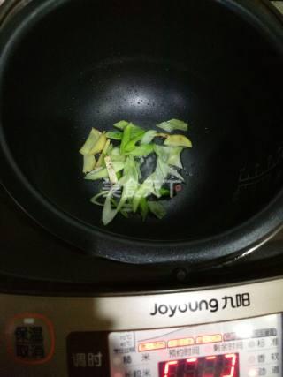 排骨炖干豆角的家常做法，电饭煲版排骨炖四季豆角