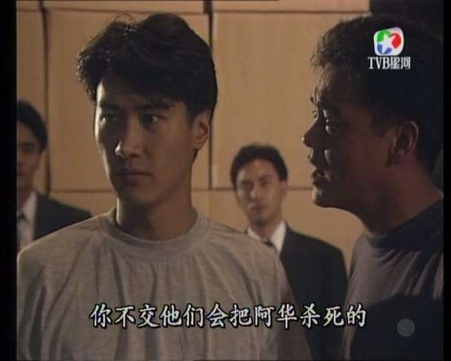 李易峰身高多矮，又宽又长连腿都挡了一大半