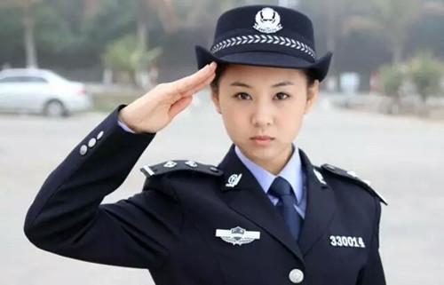 演员李小萌的父亲母亲，演员李小萌