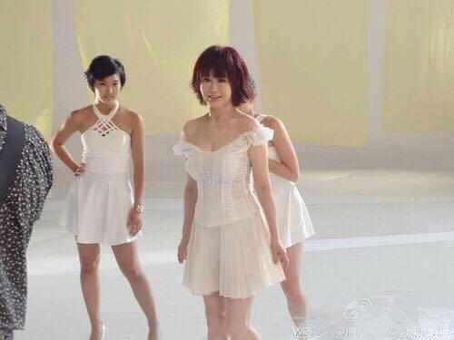 70岁潘迎紫近照，71岁潘迎紫跳舞如