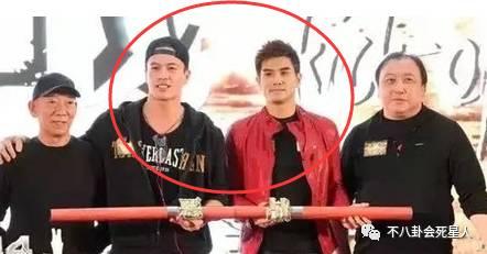 钟嘉欣身世曝光，钟嘉欣罕见晒父女合照