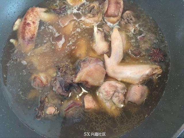 天王盖地虎小鸡炖蘑菇，小鸡炖蘑菇介绍（这些日常用语放到铁路咋都不认识了）