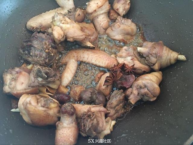 天王盖地虎小鸡炖蘑菇，小鸡炖蘑菇介绍（这些日常用语放到铁路咋都不认识了）