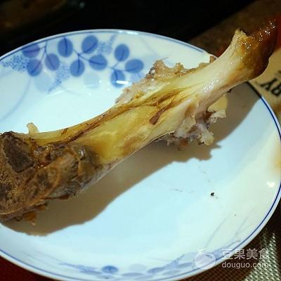 蒸圆蹄的家常做法，你还在为吃么烦恼嘛