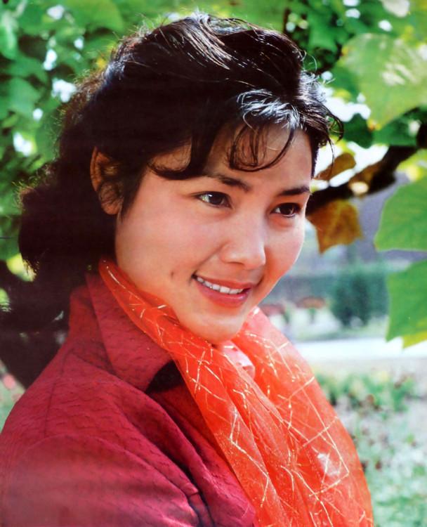 歌手姜黎黎简历，姜黎黎：嫁小3岁汪宝生