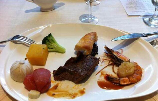 牛排餐厅常用菜谱目录，新年的第一餐要不要来一份牛排