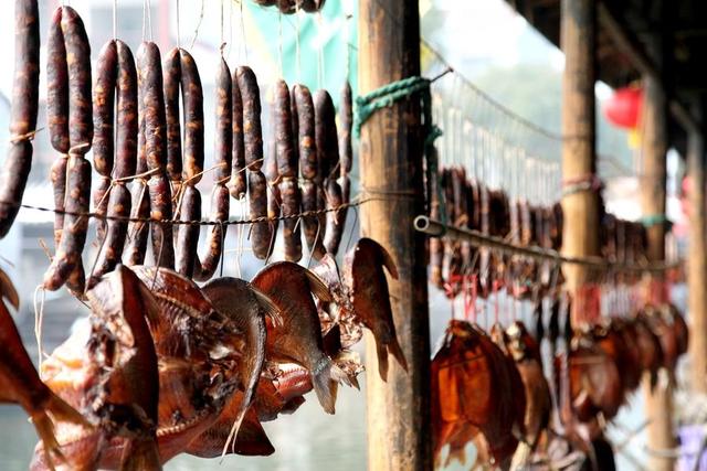 绍兴有什么特色小吃小编来告诉你，绍兴各地最具代表美食大汇总