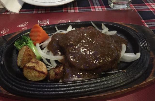 牛排餐厅常用菜谱目录，新年的第一餐要不要来一份牛排