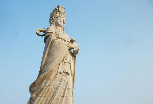 广东最富裕和，广东最穷的十个市