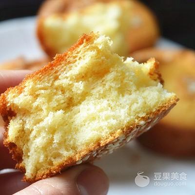 蜂蜜脆皮小蛋糕的做法，无油蜂蜜小蛋糕的做法